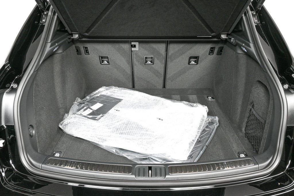 Certified 2026 Porsche Macan AWD/4WD image 31