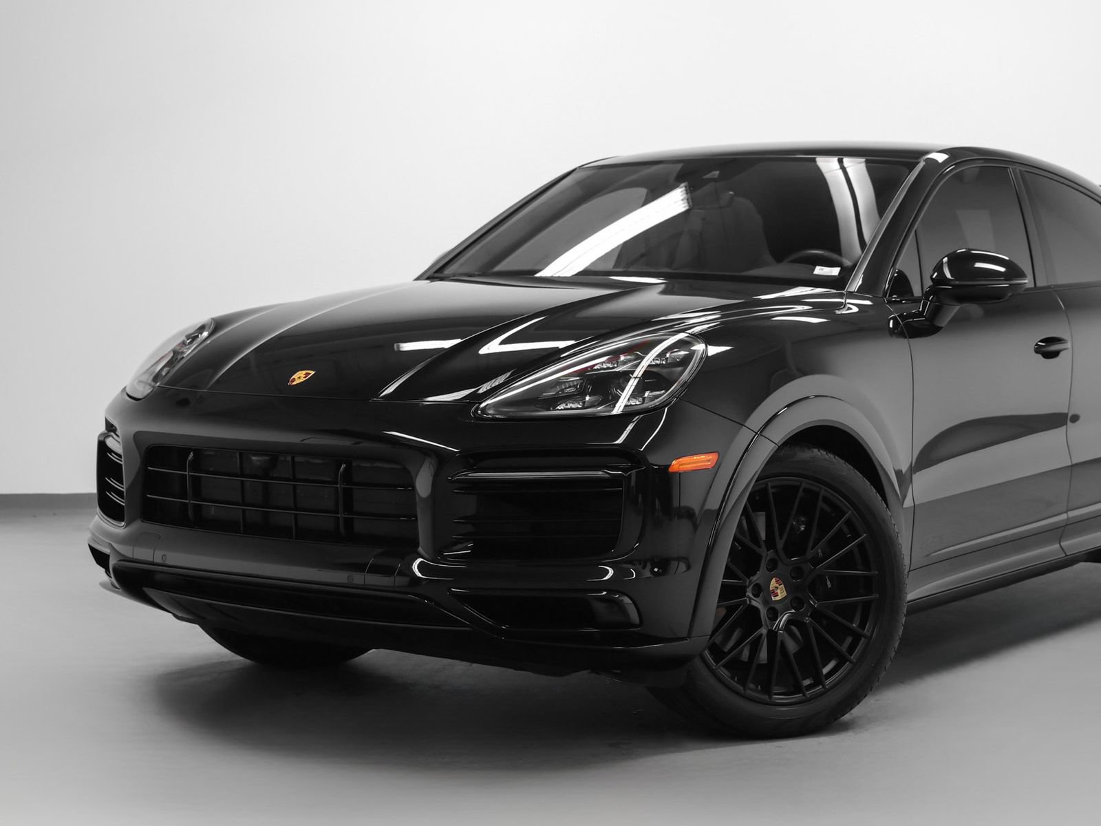 Certified 2023 Porsche Cayenne GTS AWD/4WD image 7