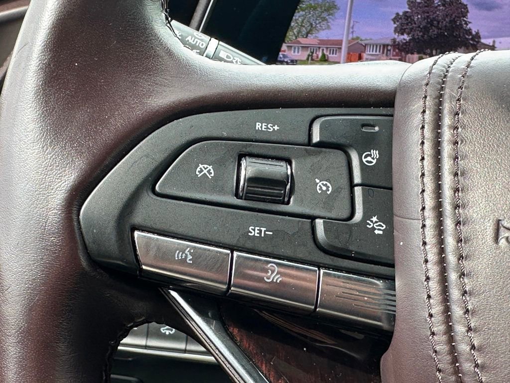 Used 2023 Cadillac Escalade Sport Platinum w/ LPO, ONYX Package AWD/4WD image 39