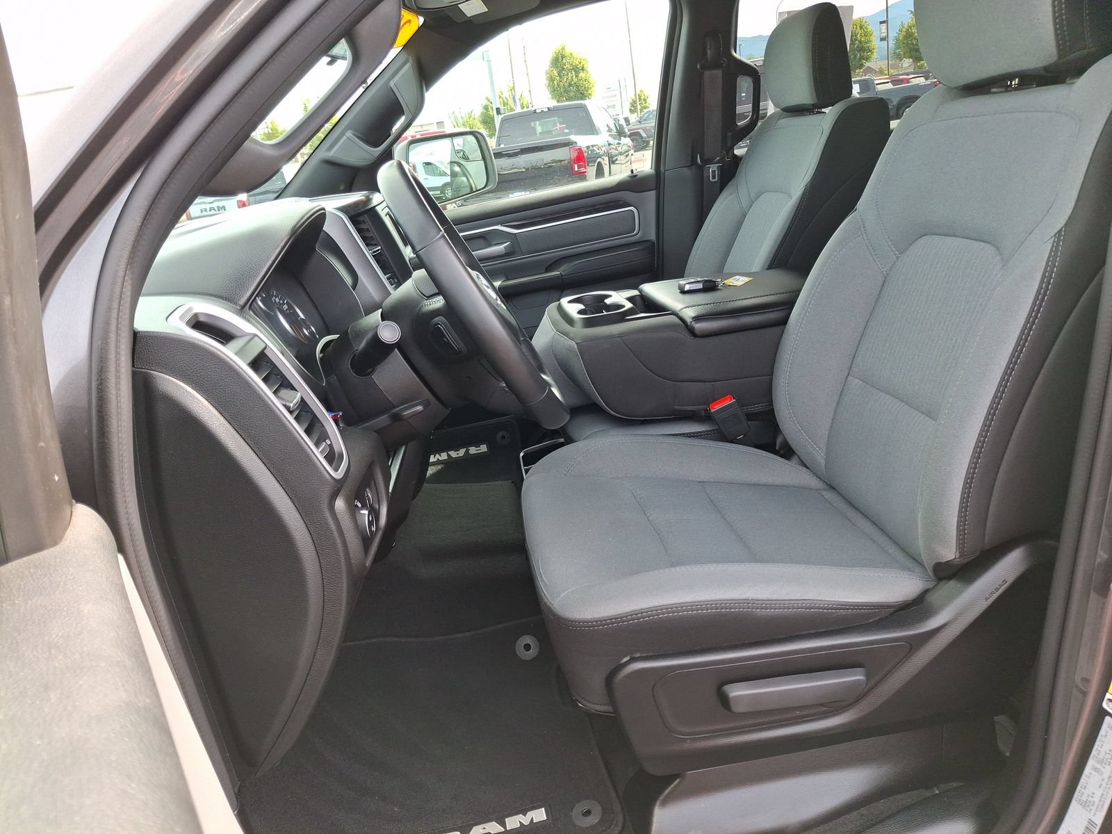 Used 2022 RAM 1500 Big Horn AWD/4WD image 17