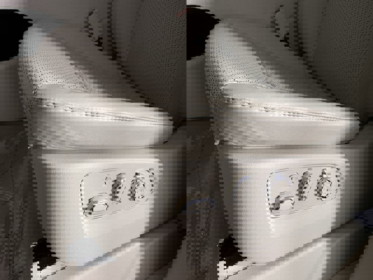 Certified 2024 Cadillac Escalade Sport Platinum w/ LPO, ONYX Package image 10