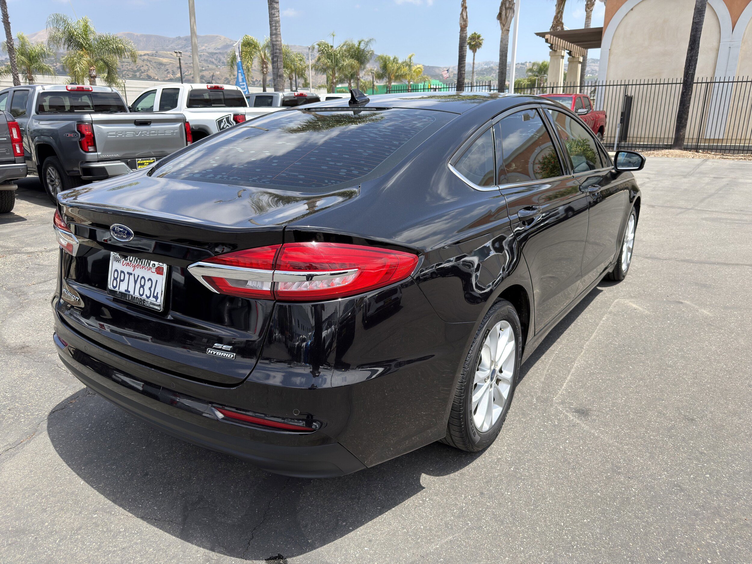 Used 2020 Ford Fusion SE FWD image 8