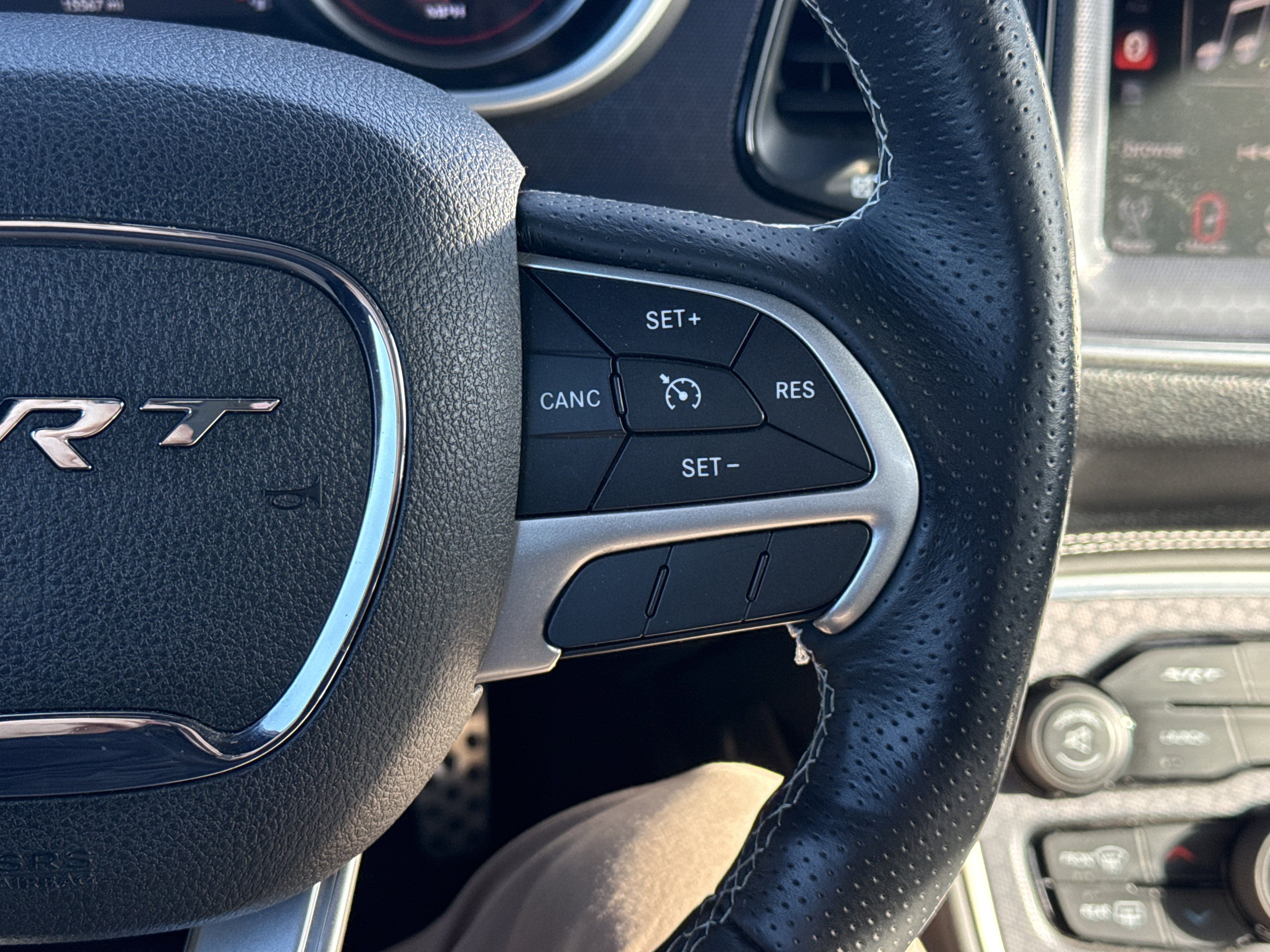 Used 2016 Dodge Challenger SRT w/ Technology Group image 20