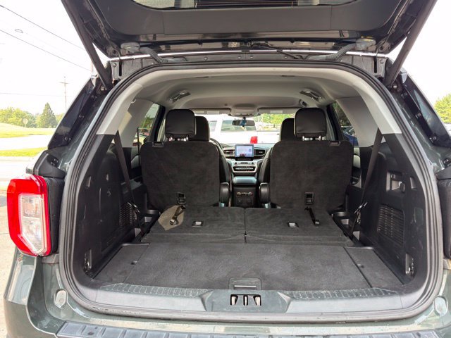 Used 2022 Ford Explorer XLT w/ Equipment Group 202A AWD/4WD image 8