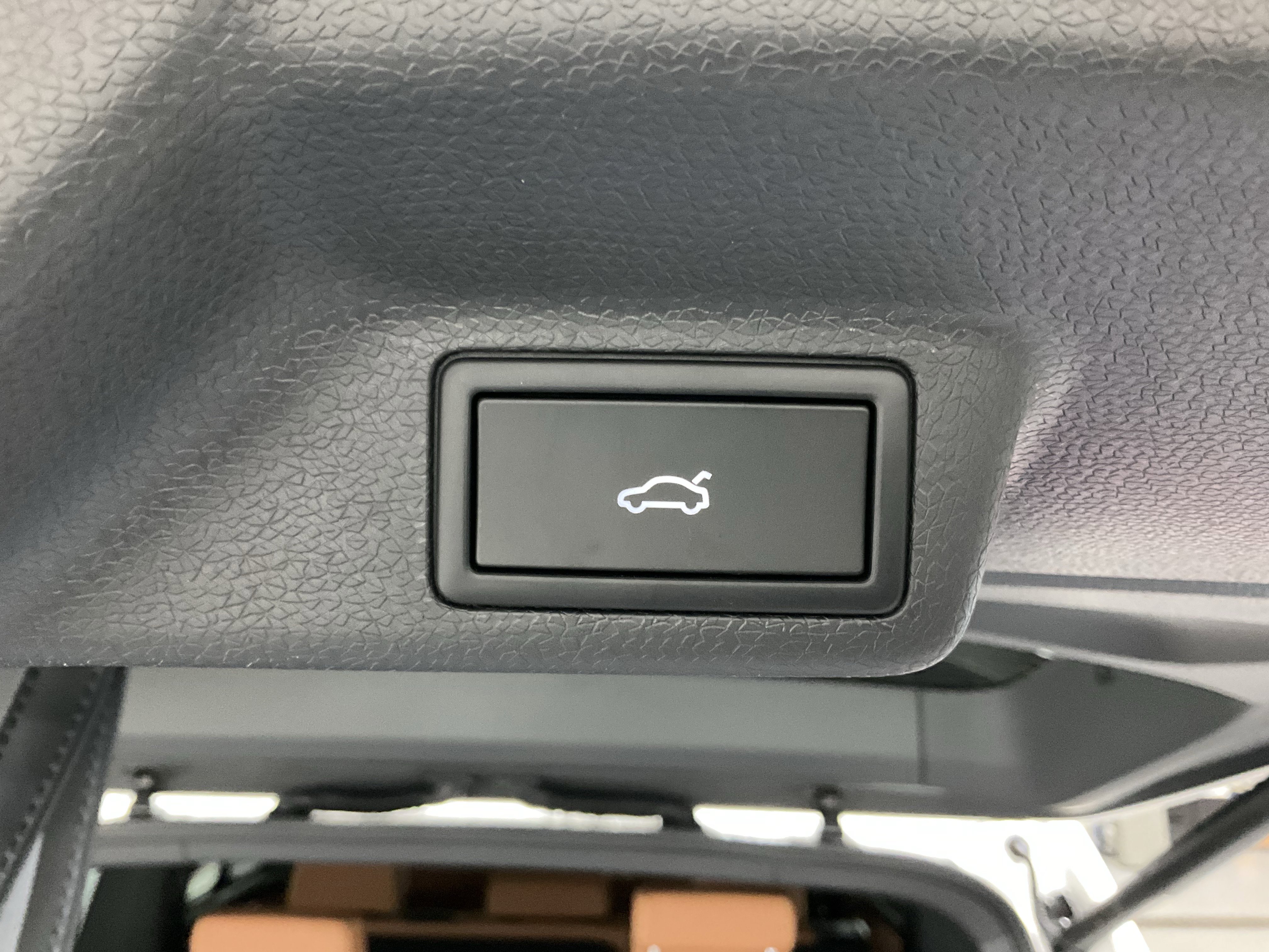New 2025 Volkswagen ID. Buzz Pro S RWD image 17
