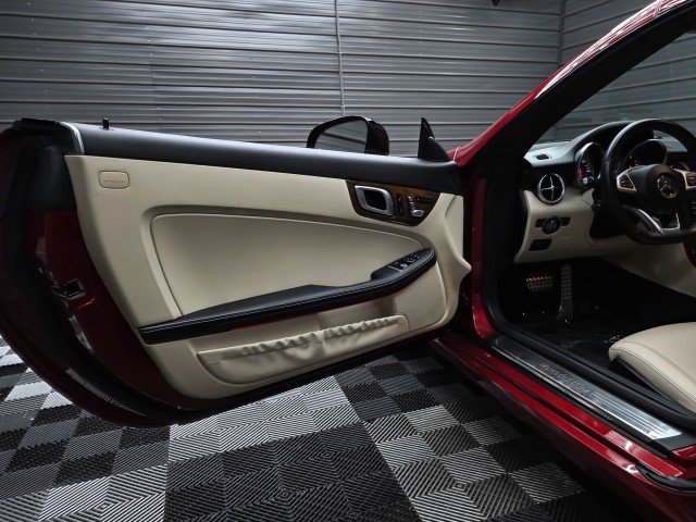 Used 2019 Mercedes-Benz SLC 300 image 31