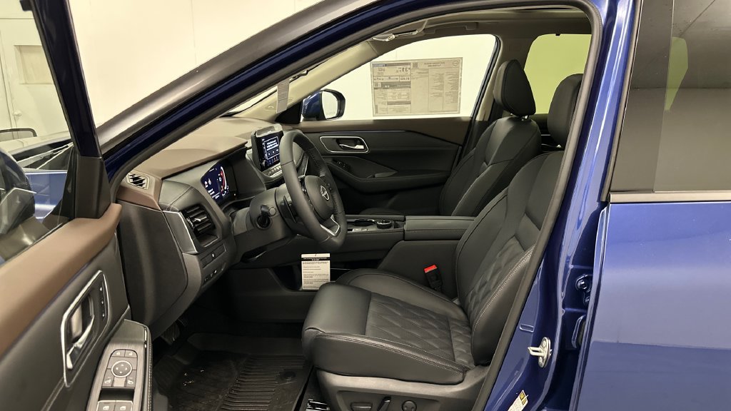 Certified 2023 Nissan Rogue Platinum AWD/4WD image 9