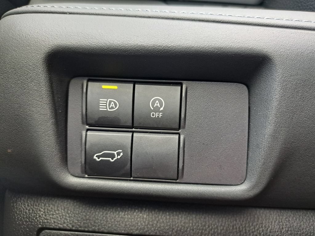 Used 2024 Toyota Highlander XLE FWD image 15