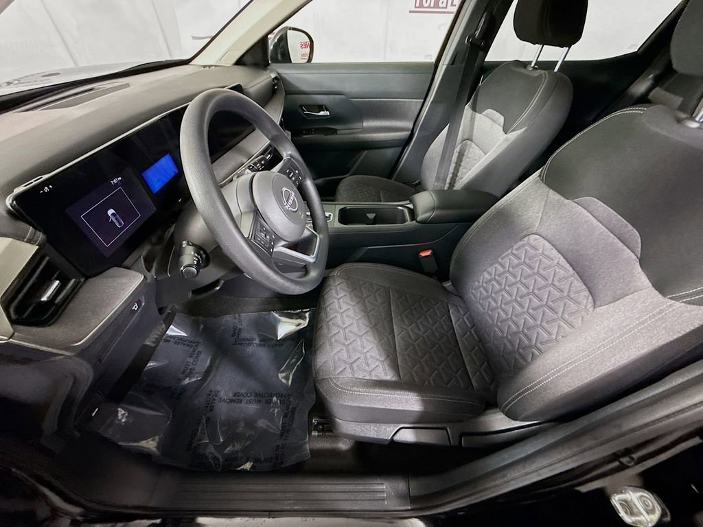 Certified 2025 Nissan Kicks SV image 24