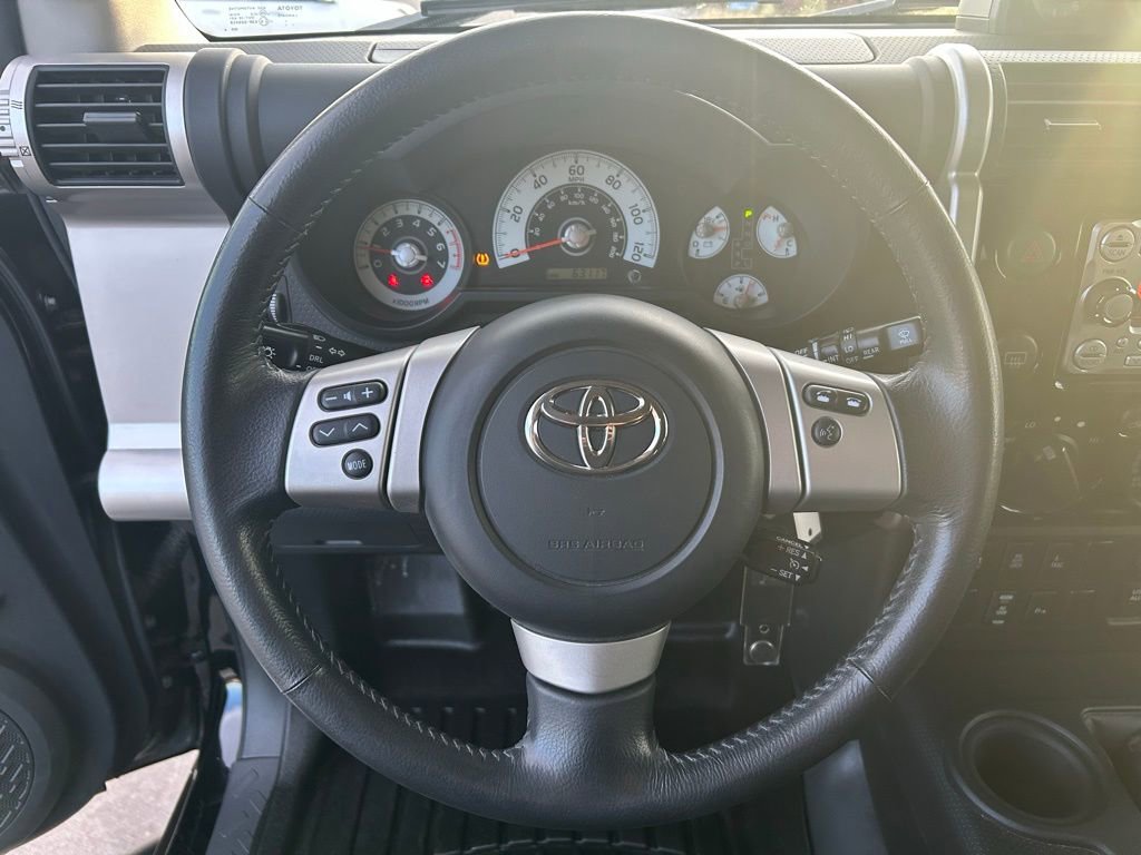 Used 2014 Toyota FJ Cruiser 4WD w/ Upgrade Package image 14