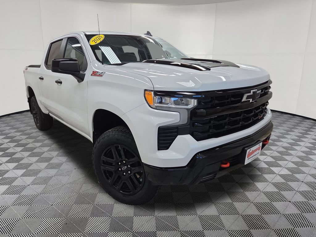 Used 2025 Chevrolet Silverado 1500 LT Trail Boss w/ Convenience Package II AWD/4WD video 3
