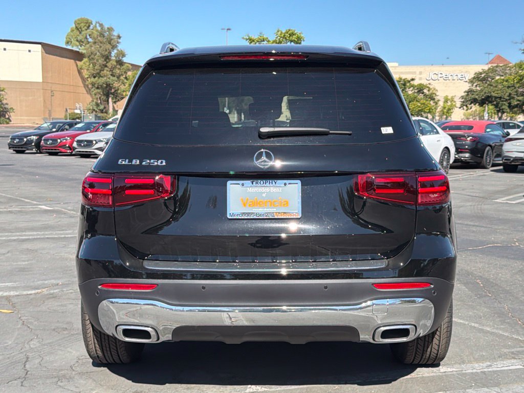New 2026 Mercedes-Benz GLB 250 image 9