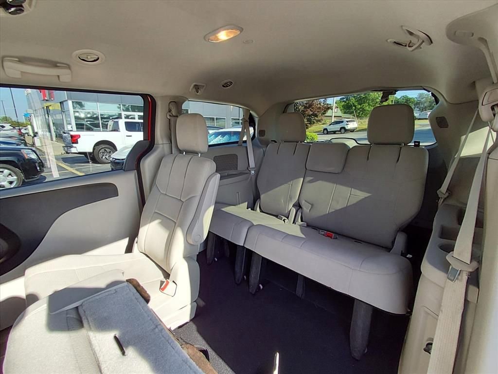Used 2011 Dodge Grand Caravan Mainstreet w/ PWR Convenience Group FWD image 12