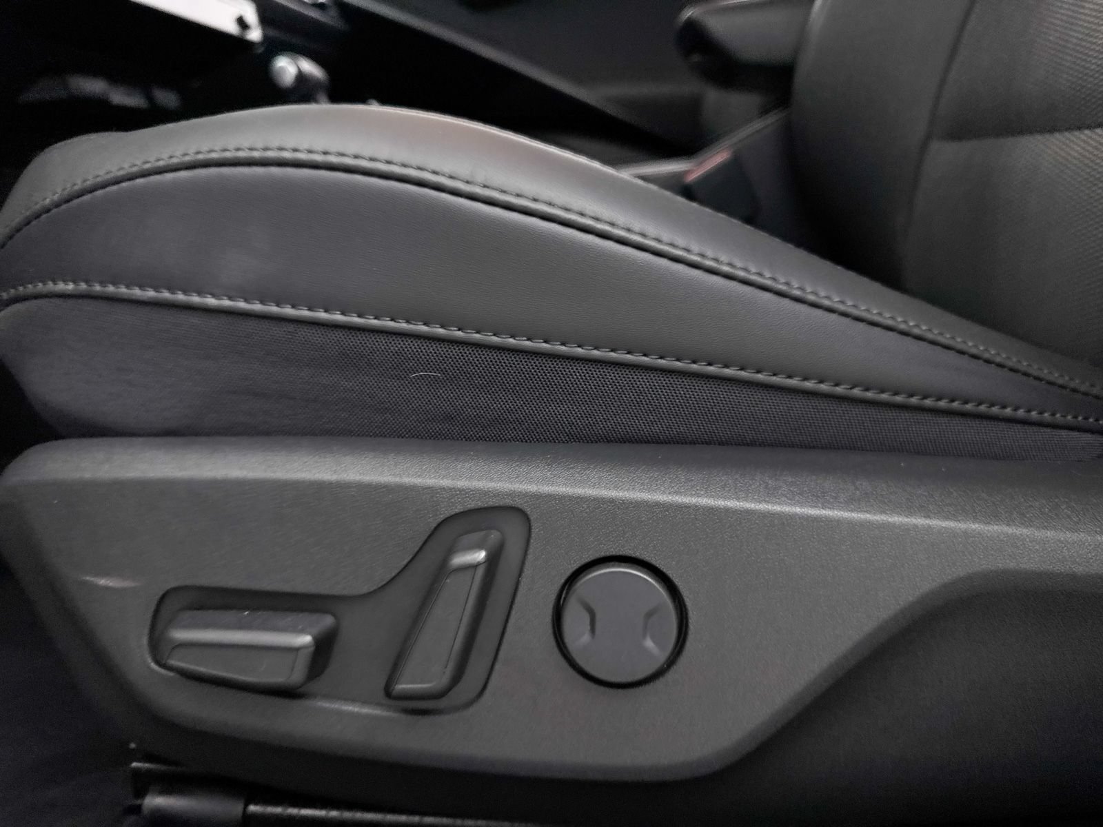 Certified 2025 Kia Niro EX FWD image 26