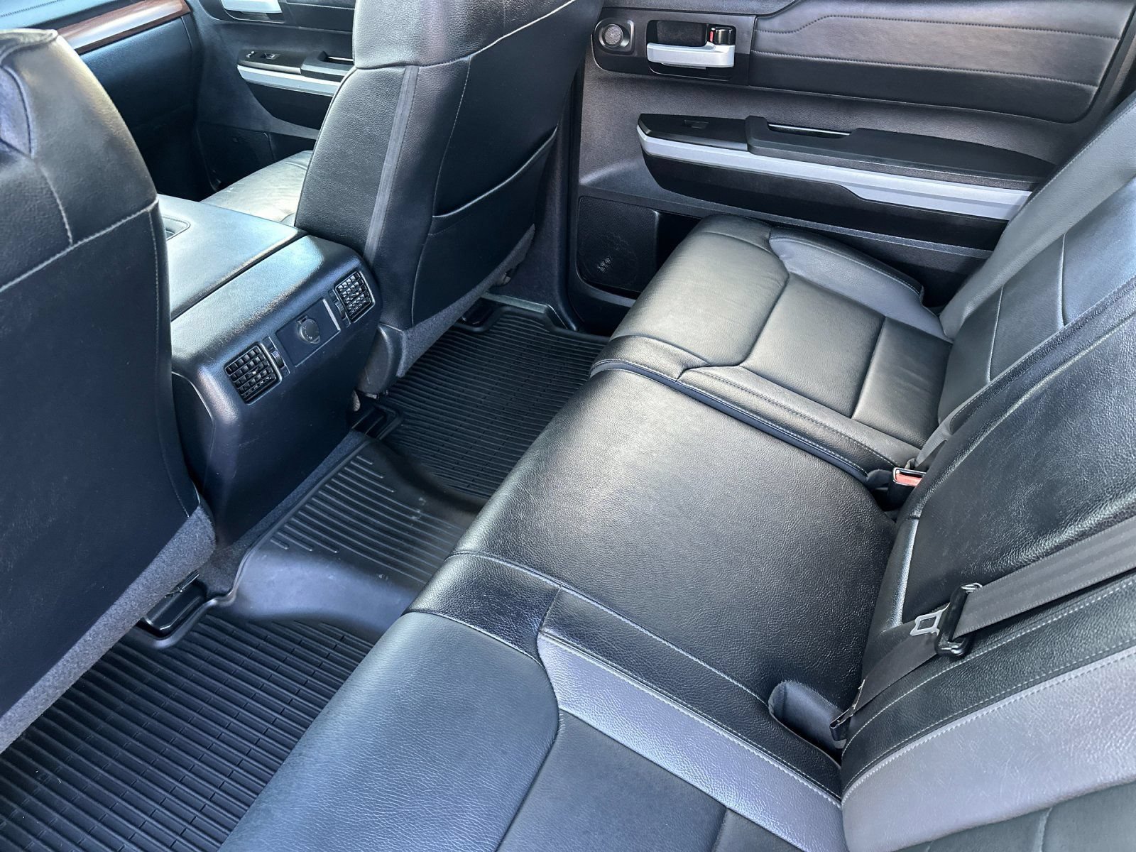 Used 2020 Toyota Tundra Limited w/ Limited Premium Package AWD/4WD image 13