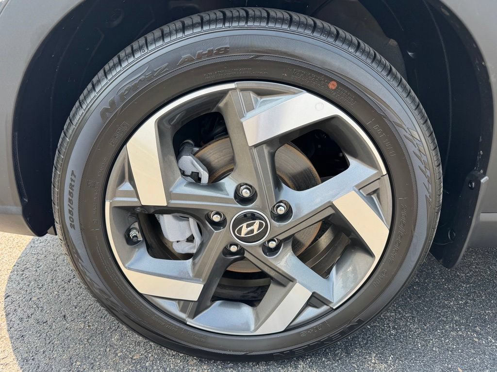 Certified 2026 Hyundai Venue SEL FWD image 30