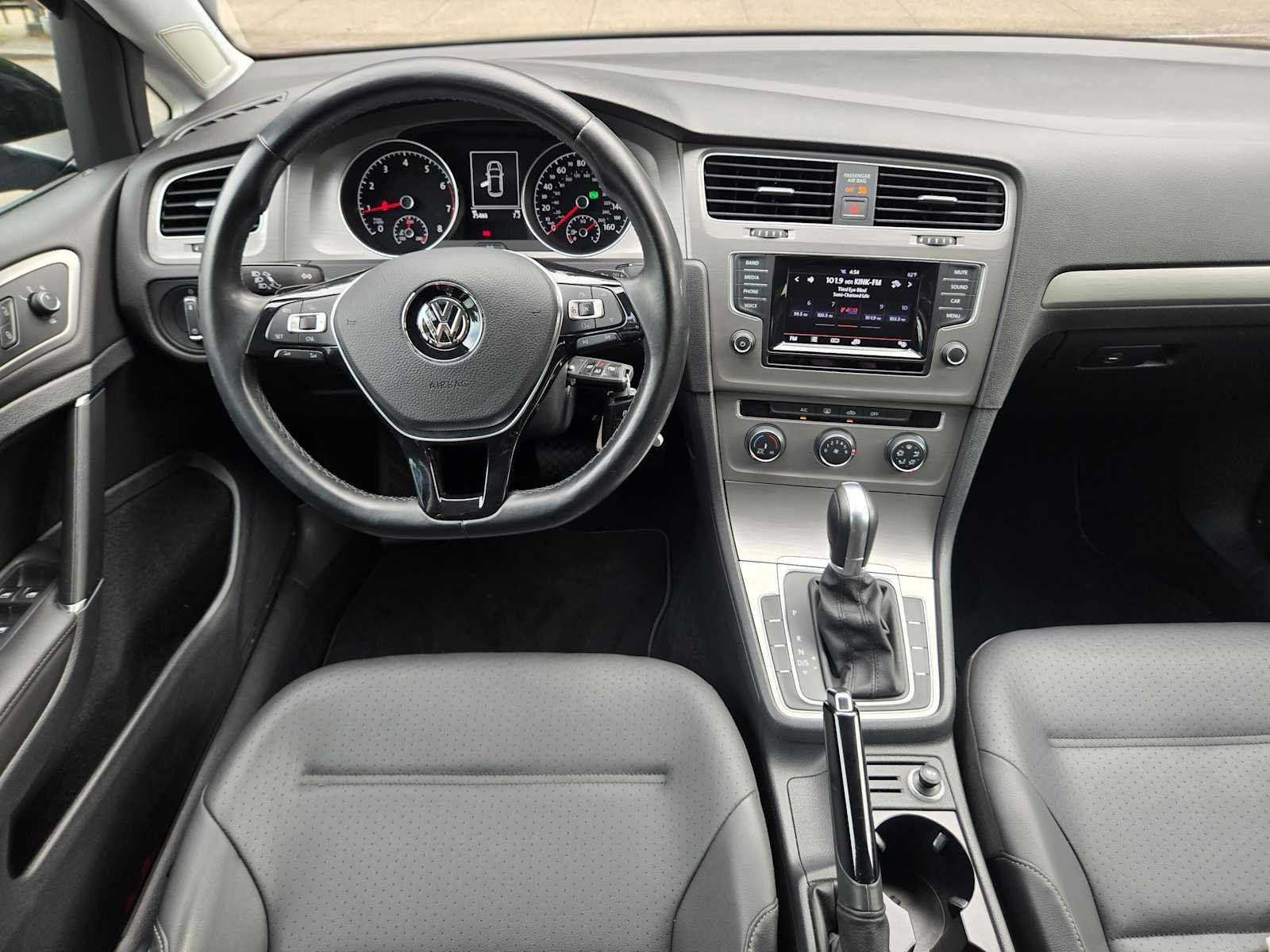 Used 2015 Volkswagen Golf S FWD image 18