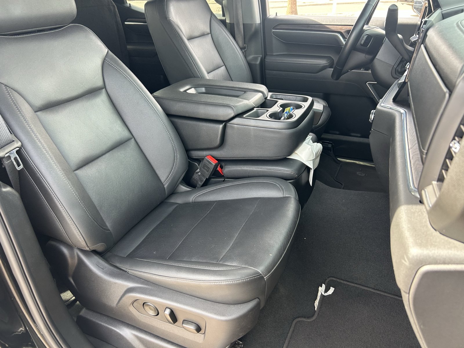 Certified 2025 GMC Sierra 1500 SLT RWD image 10