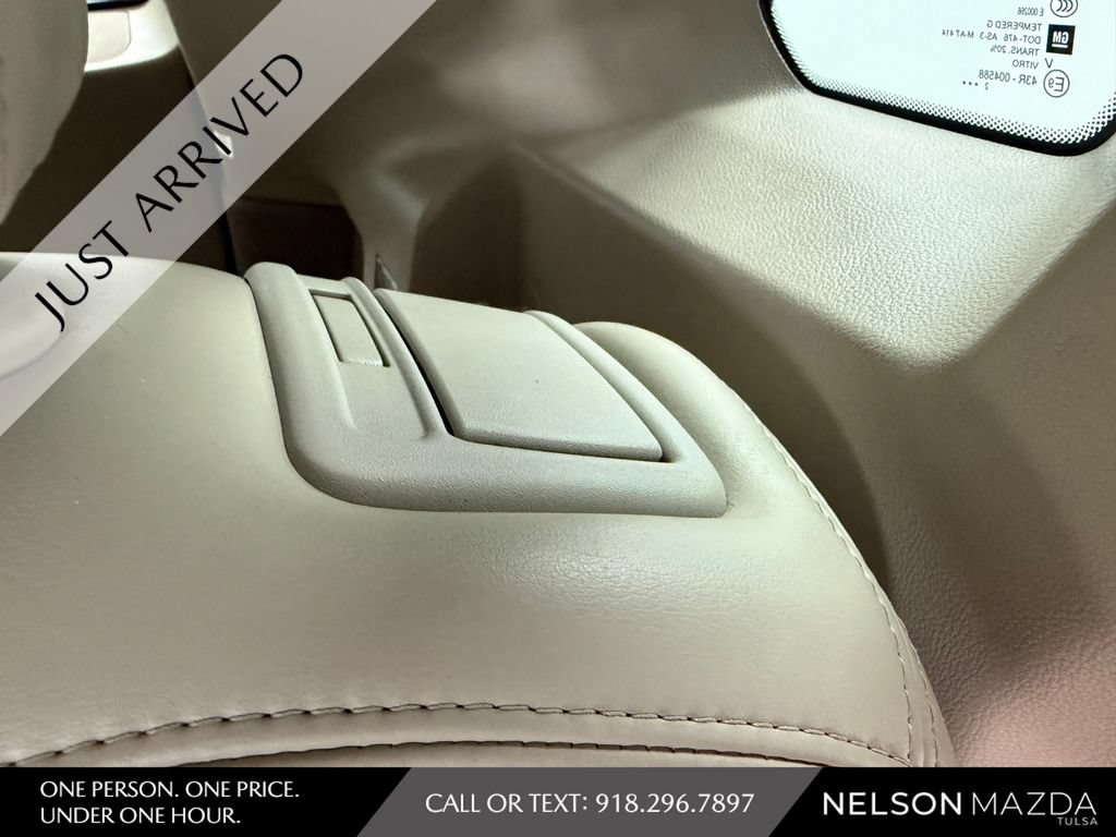 Used 2013 Cadillac SRX Premium AWD/4WD image 37