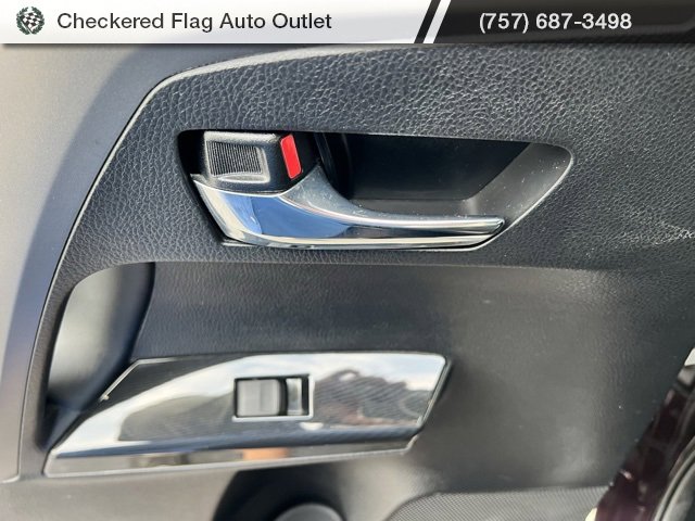 Used 2017 Toyota RAV4 SE image 41