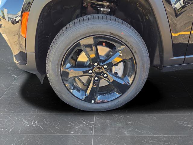 New 2025 Jeep Grand Cherokee L Limited w/ Luxury Tech Group II image 45