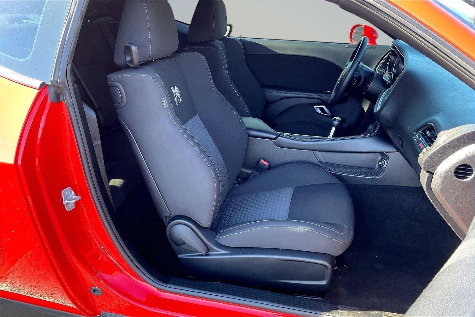 Used 2022 Dodge Challenger R/T Scat Pack w/ Driver Convenience Group RWD image 8