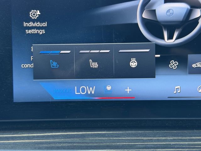 Certified 2025 BMW X6 xDrive40i w/ Climate Comfort Package image 27