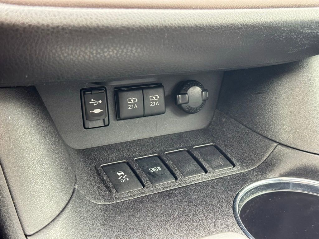 Used 2018 Toyota Highlander XLE image 39