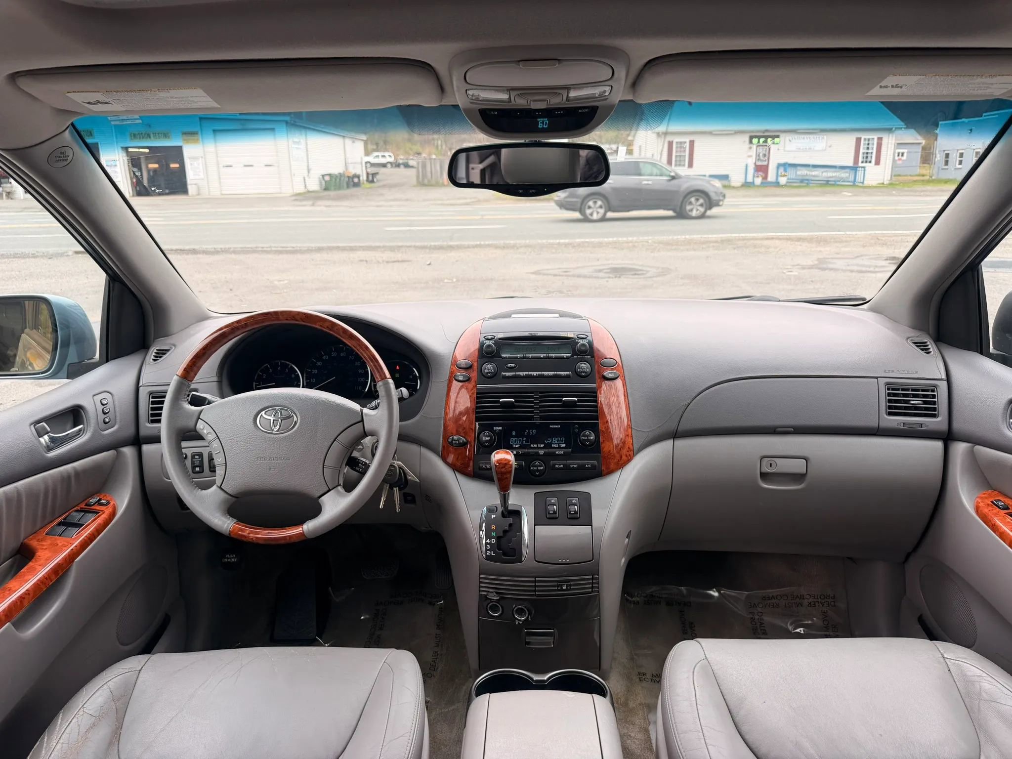 Used 2006 Toyota Sienna XLE Limited image 32
