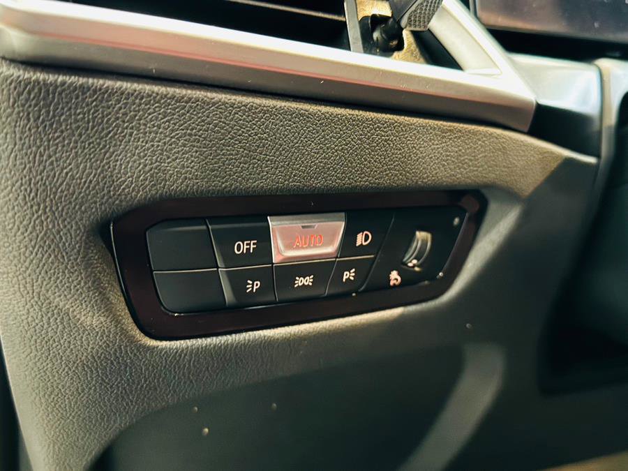 Used 2025 BMW 330i Sedan image 13
