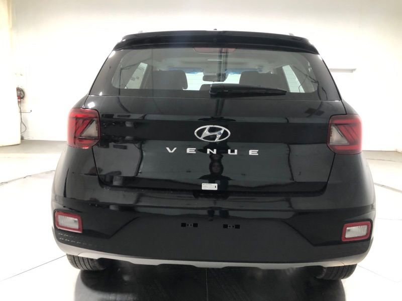New 2026 Hyundai Venue SEL FWD image 6