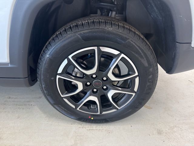 Used 2025 Jeep Compass Trailhawk AWD/4WD image 7