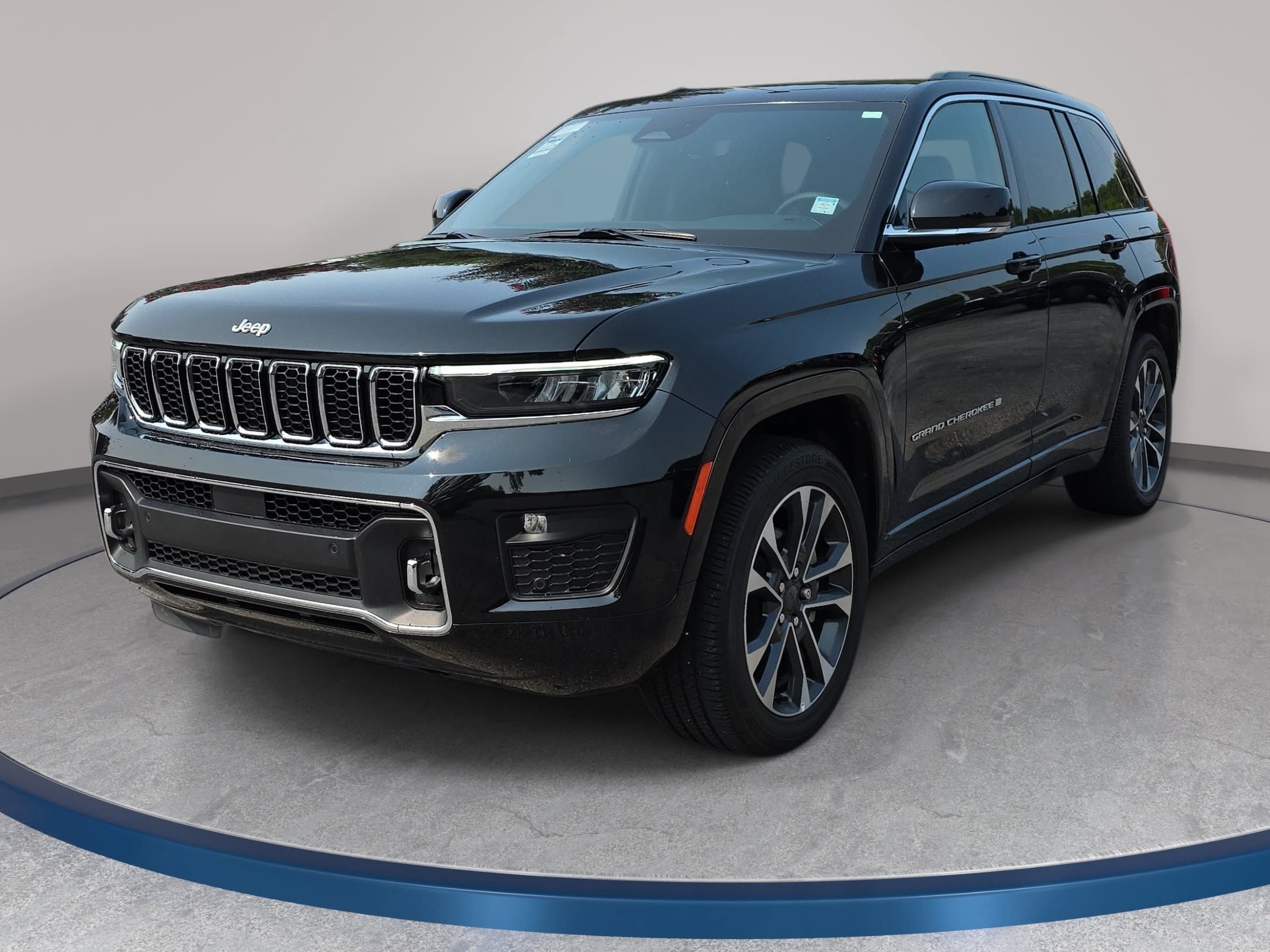 Certified 2025 Jeep Grand Cherokee Overland w/ Trailer Tow Package