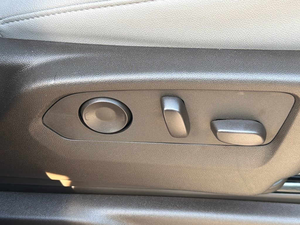 Used 2024 Chevrolet Tahoe Z71 w/ Luxury Package image 62