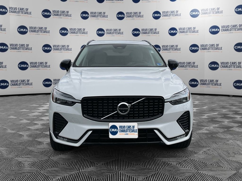 Certified 2023 Volvo XC60 B6 Ultimate w/ Protection Package Premier image 8