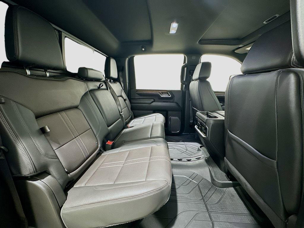 Used 2024 Chevrolet Silverado 3500 High Country w/ High Country Premium Package image 29
