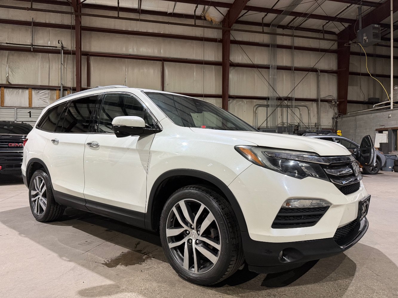 Used 2017 Honda Pilot Touring image 1