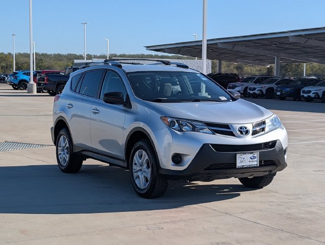 Used 2015 Toyota RAV4 LE FWD image 7