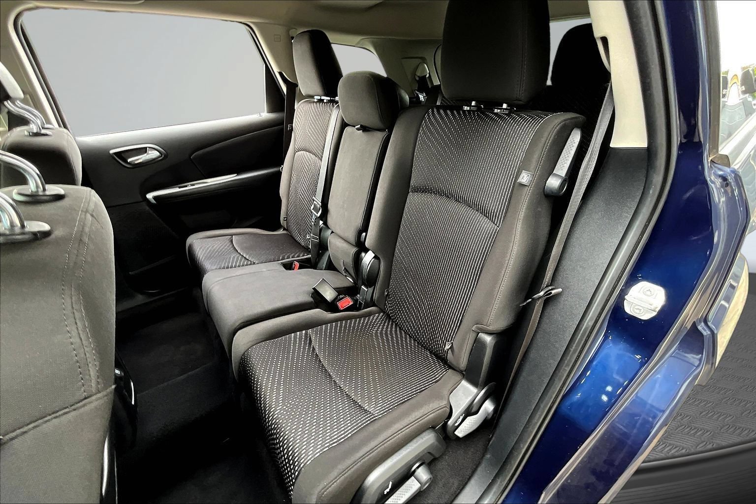 Used 2020 Dodge Journey SE w/ SE Popular Equipment Group FWD image 18