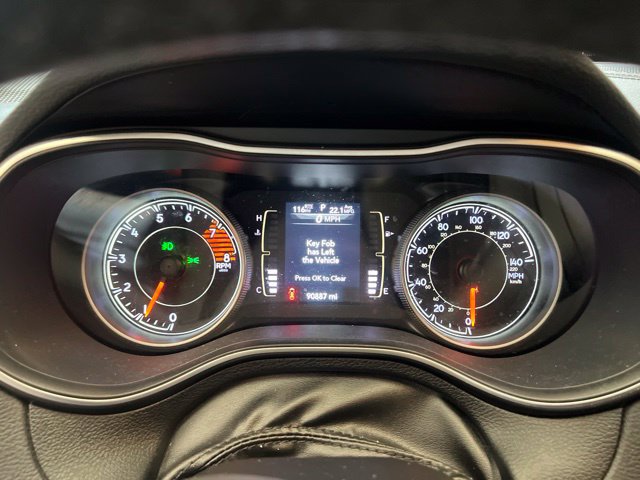 Used 2020 Jeep Cherokee Latitude Plus w/ Cold Weather Group AWD/4WD image 6