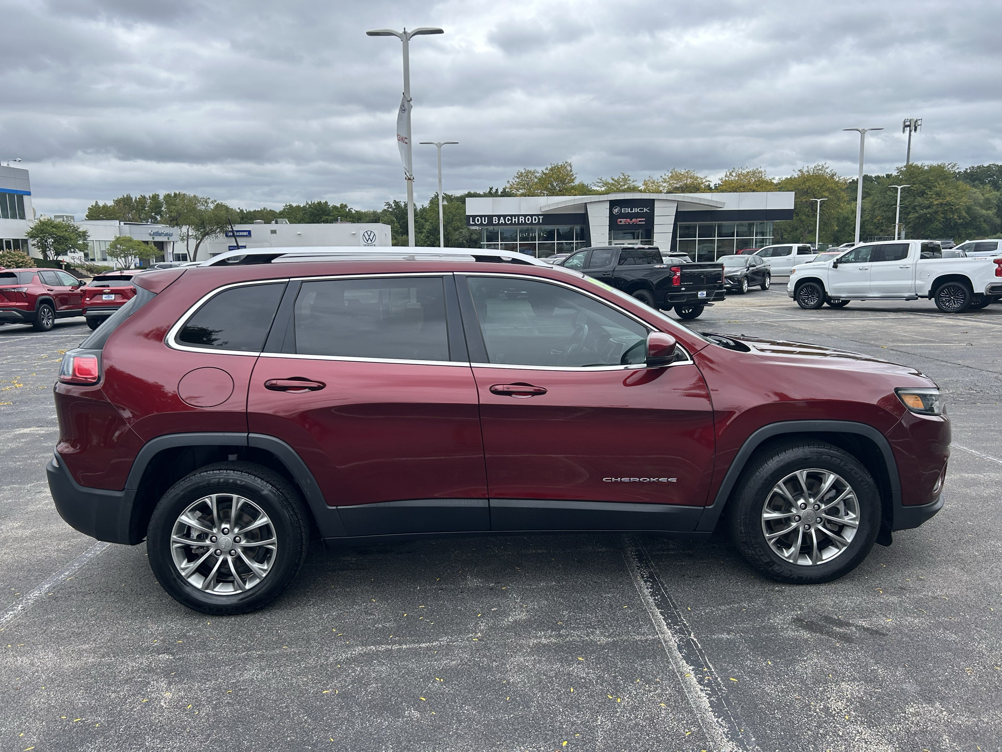 Used 2019 Jeep Cherokee Latitude Plus w/ Comfort/Convenience Group FWD image 8