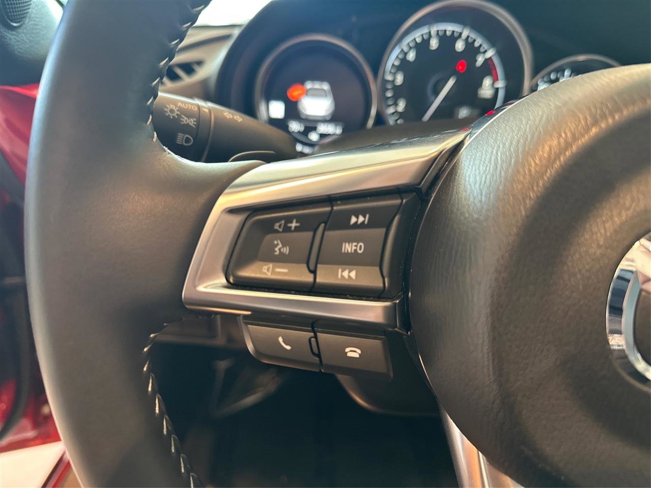 Used 2022 MAZDA MX-5 Miata Grand Touring RWD image 34