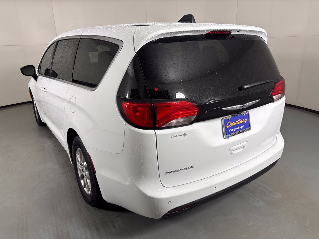 New 2027 Chrysler Pacifica LX FWD image 6