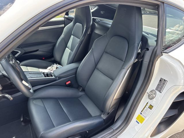 Used 2024 Porsche 718 Cayman w/ Premium Package RWD image 15