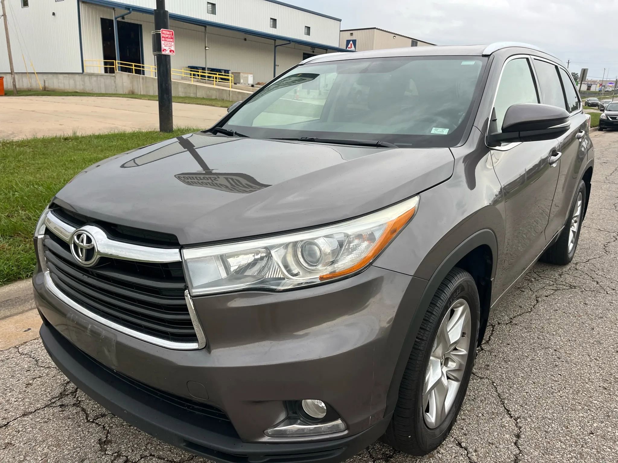 Used 2016 Toyota Highlander Limited image 1