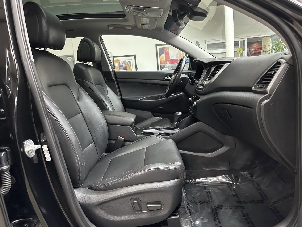 Used 2017 Hyundai Tucson Limited w/ Limited Ultimate Package 03 image 17