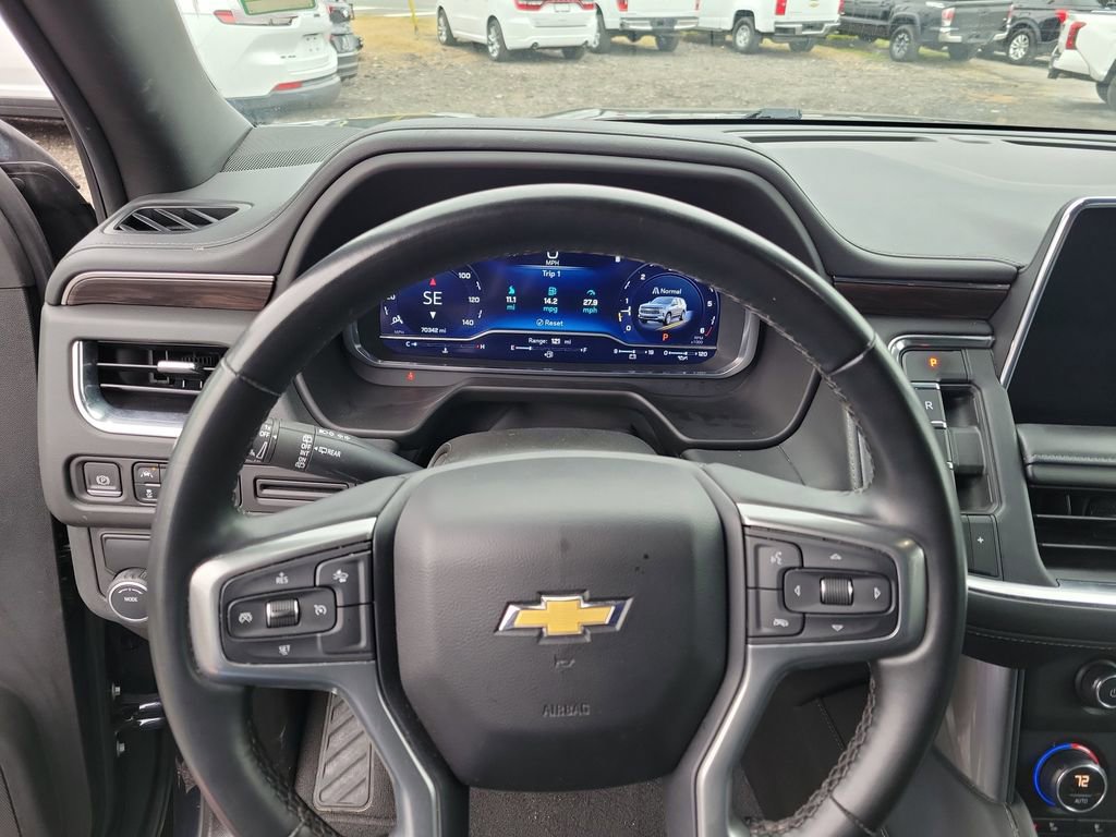 Used 2023 Chevrolet Suburban LT RWD image 20