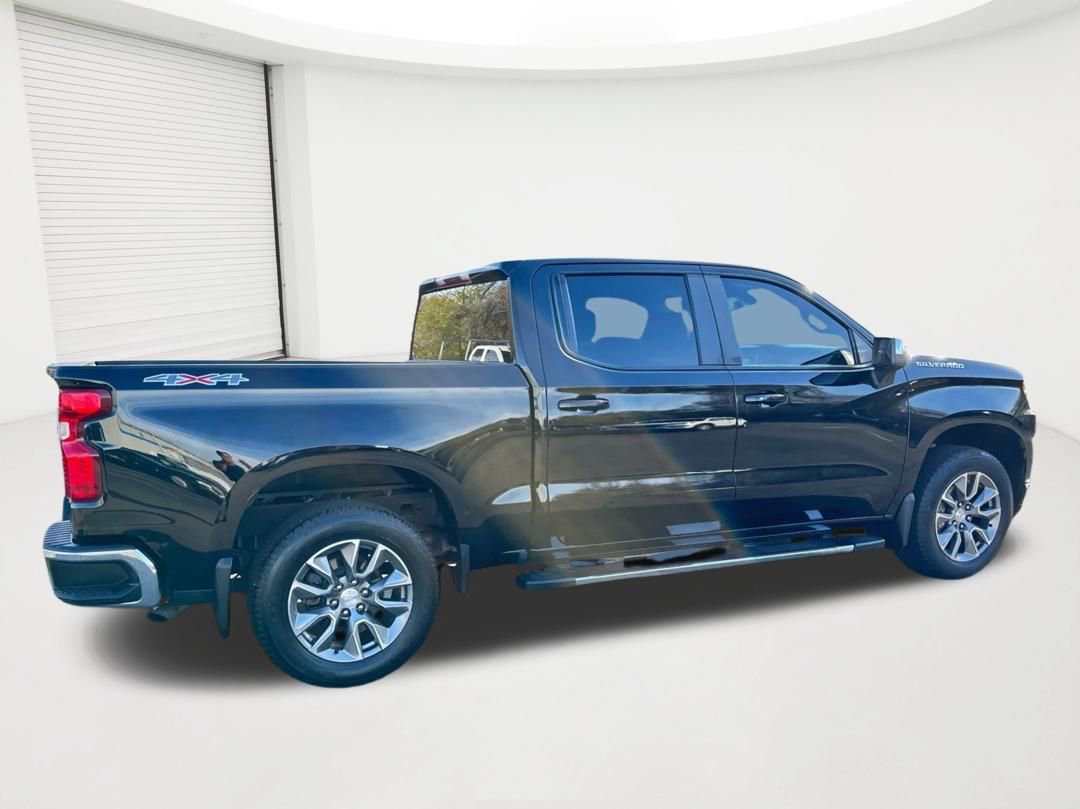 Used 2022 Chevrolet Silverado 1500 LT AWD/4WD image 5