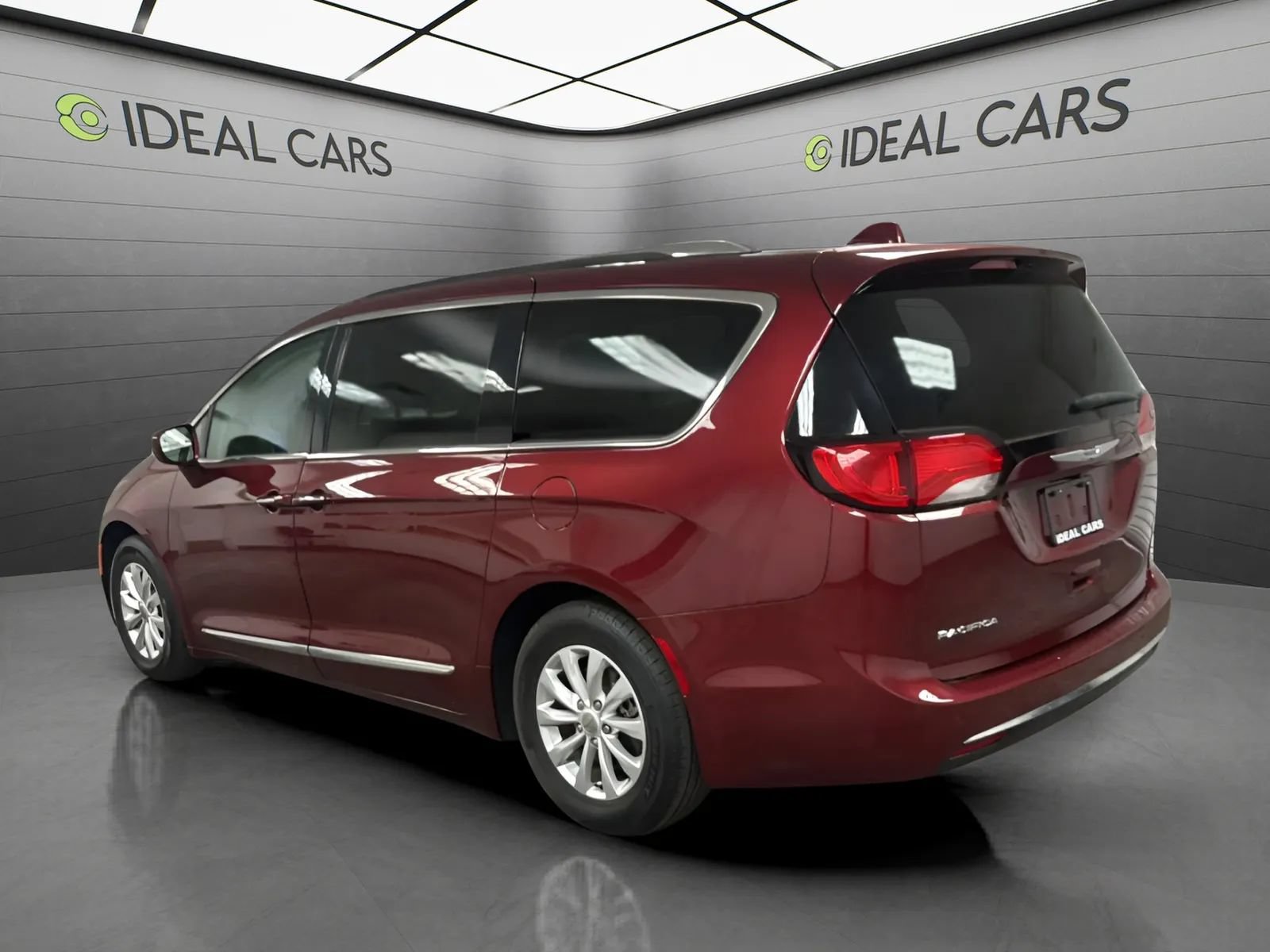 Used 2019 Chrysler Pacifica Touring-L FWD image 7