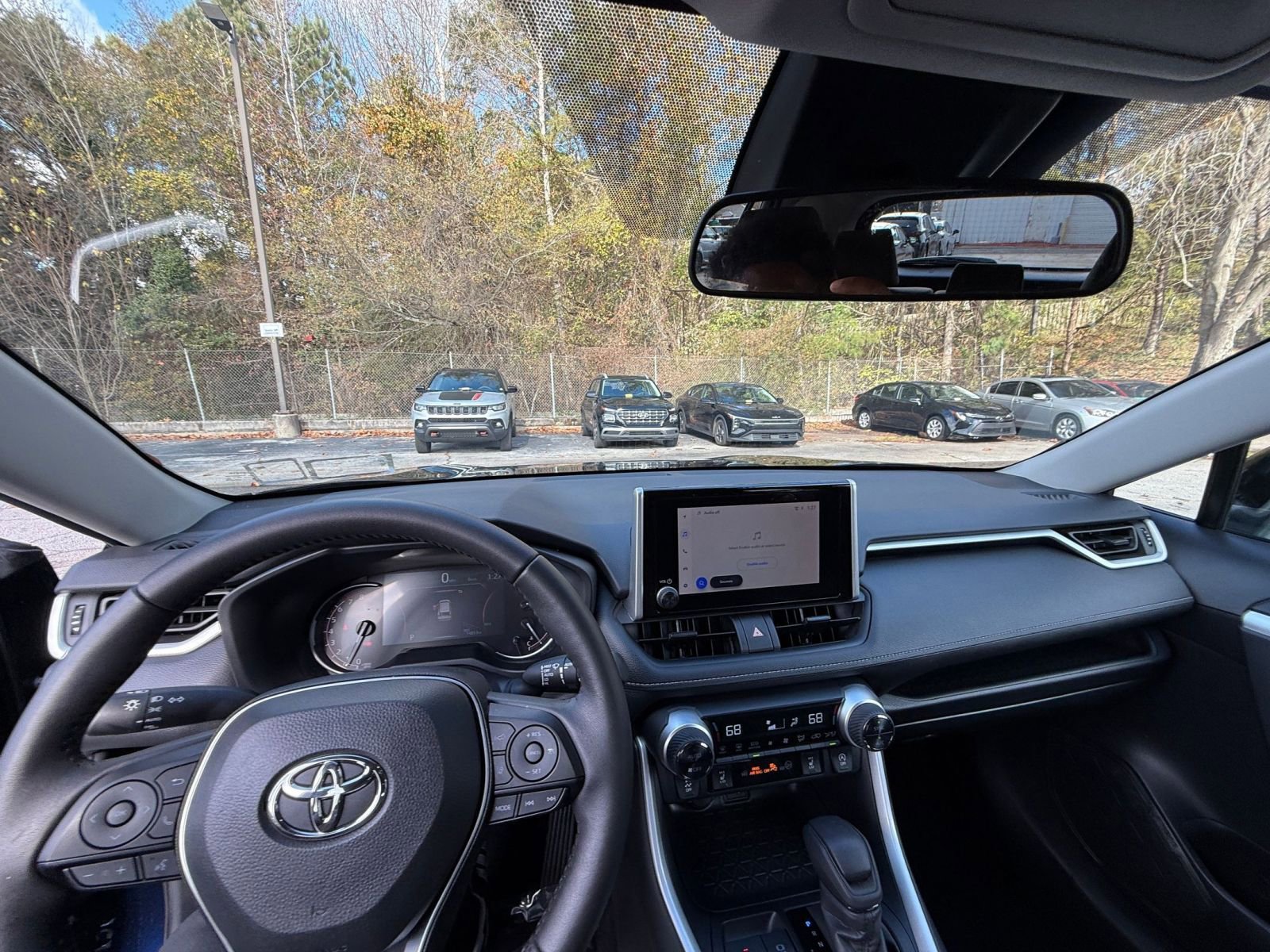 Used 2025 Toyota RAV4 XLE image 33